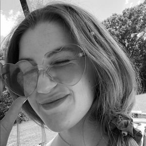 Meet your Posher, Bella